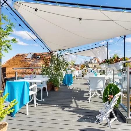 Plac Kolegiacki Vandrarhem *