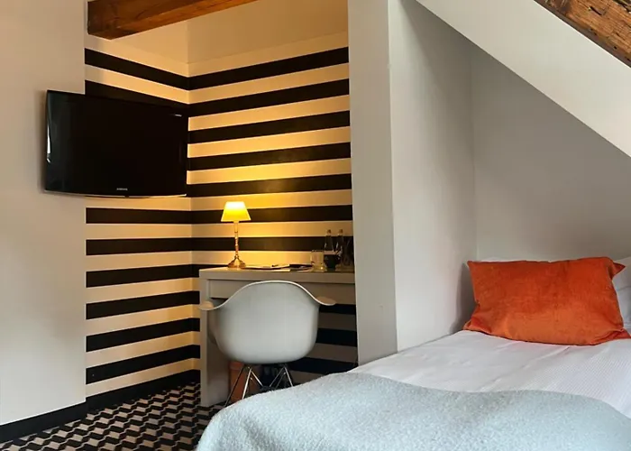 Plac Kolegiacki Hostel Poznan